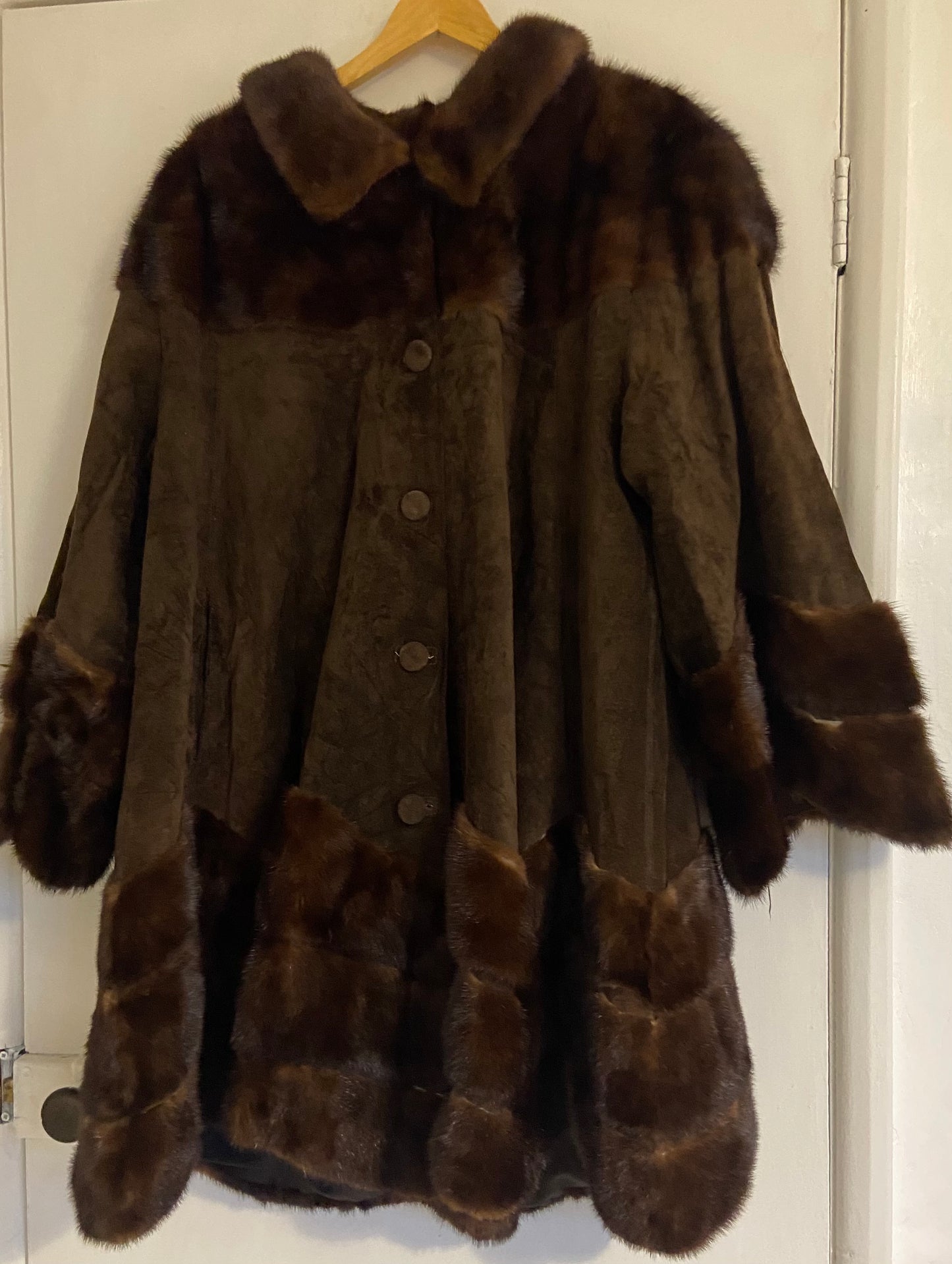 Ladies Brown Suede and Fur Vintage Coat Size 18-20