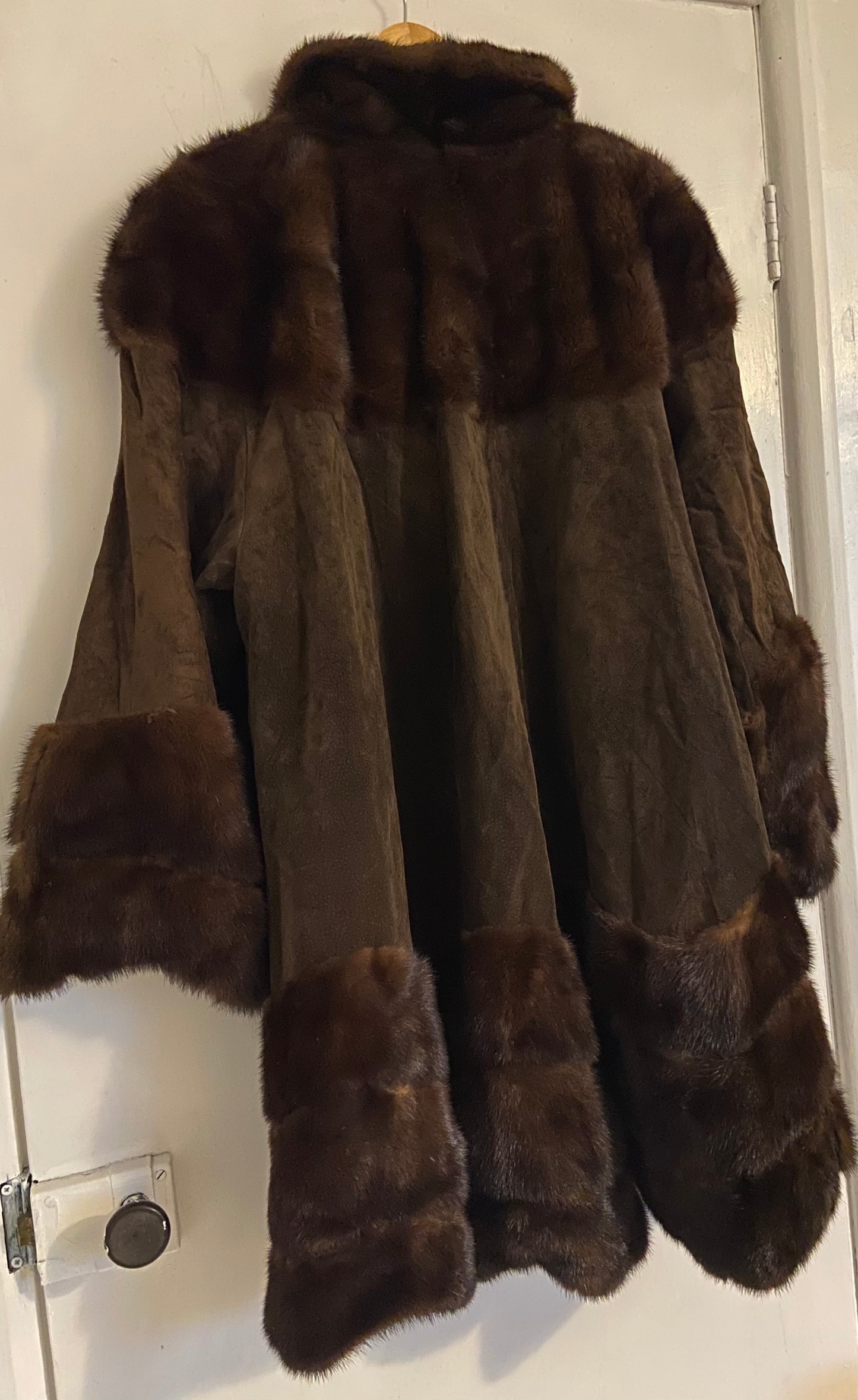 Ladies Brown Suede and Fur Vintage Coat Size 18-20