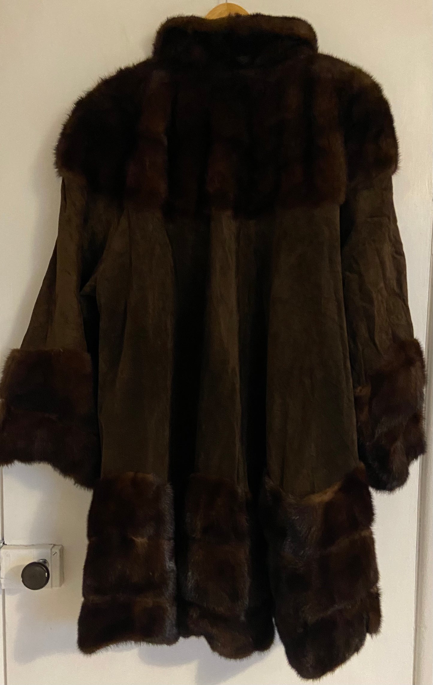 Ladies Brown Suede and Fur Vintage Coat Size 18-20