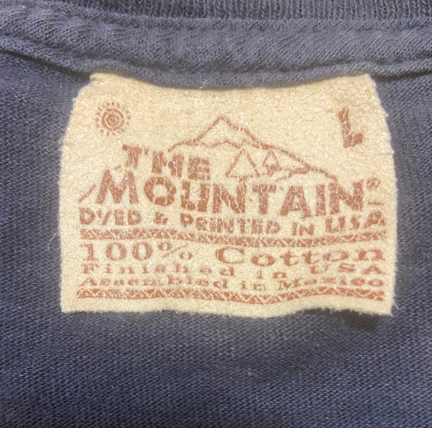The Mountain Graphic T-Shirt Size L